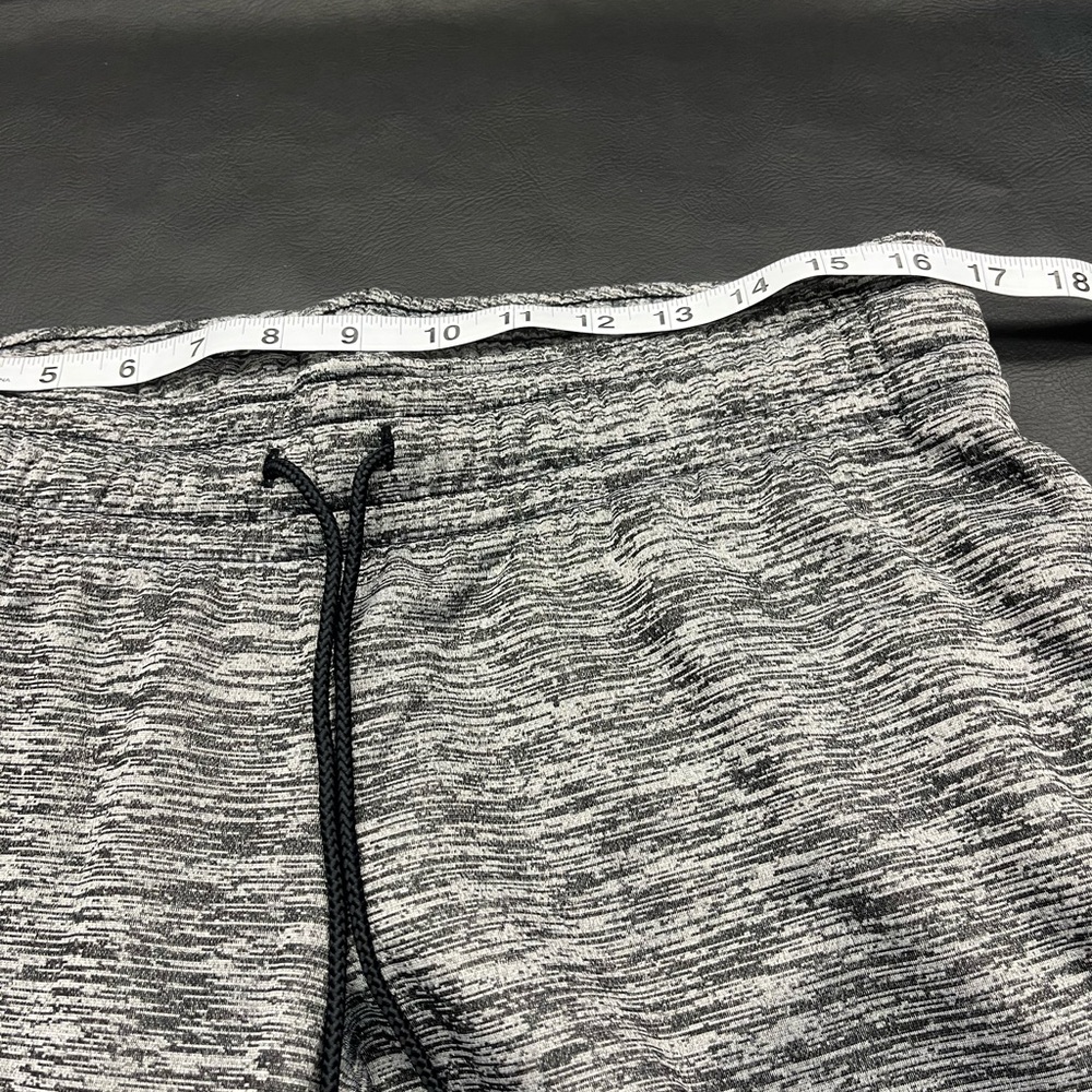 Under Armour women’s sweatpants - Brand new with tags - Size: Large - Picture 2 of 4